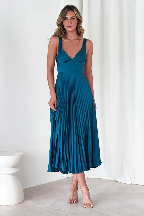 Fashion Women's Wear Pleated V-neck Sling Dress